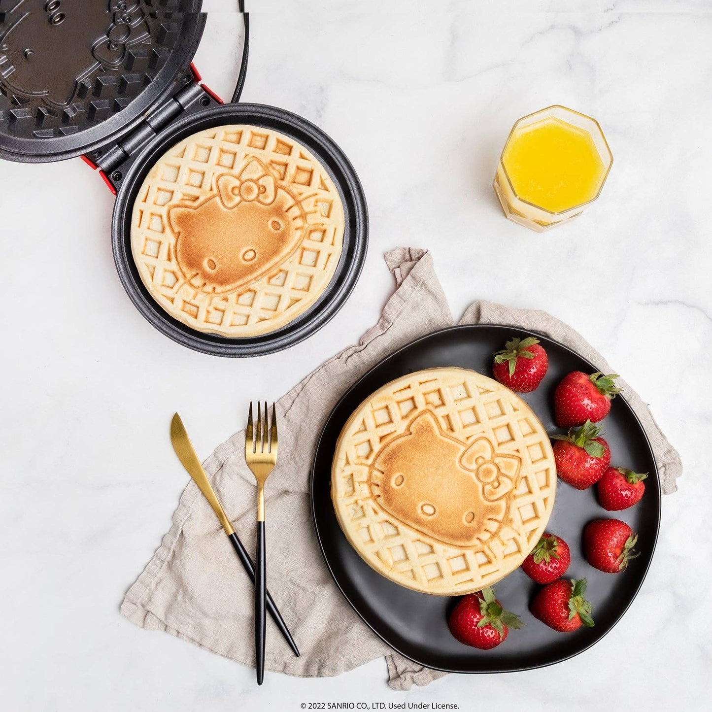 Uncanny Brands Hello Kitty Waffle Maker