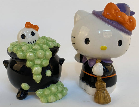 Hello Kitty Halloween Cauldron S&P Set