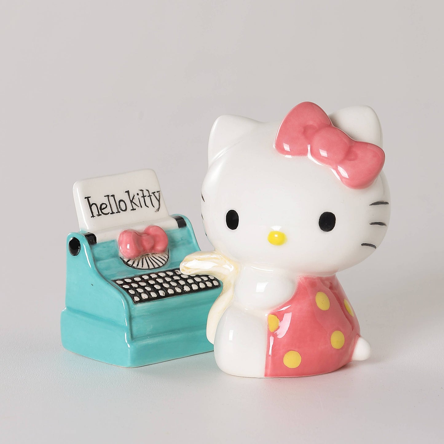 Hello Kitty Retro Typewriter S&P set